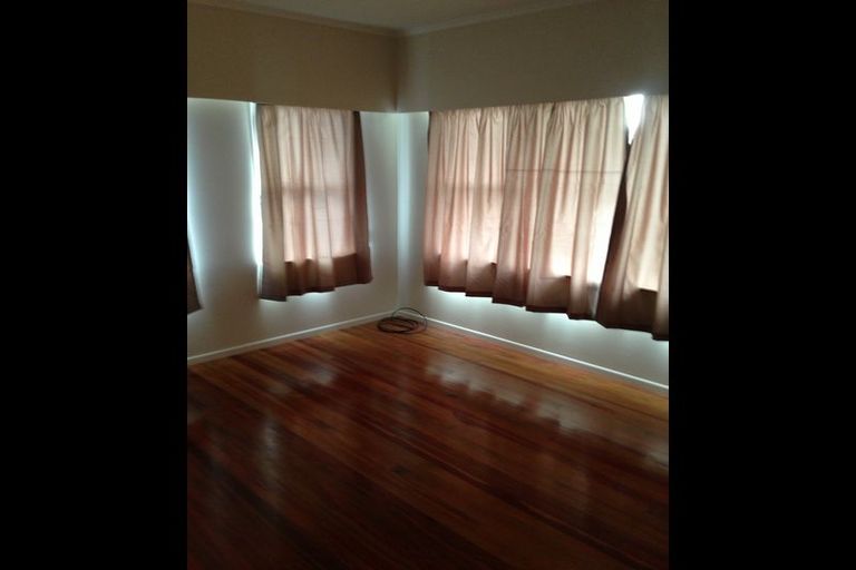 Photo of property in 18 Tawa Crescent, Manurewa, Auckland, 2102