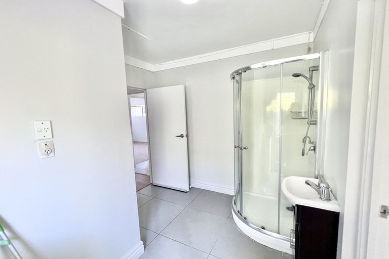 Photo of property in 1/43 Nigel Road, Browns Bay, Auckland, 0630