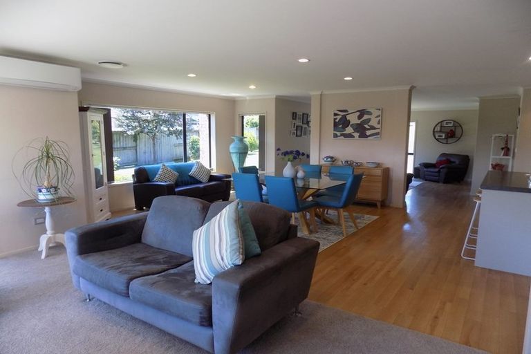 Photo of property in 2 Flight Valley Way, Welcome Bay, Tauranga, 3175