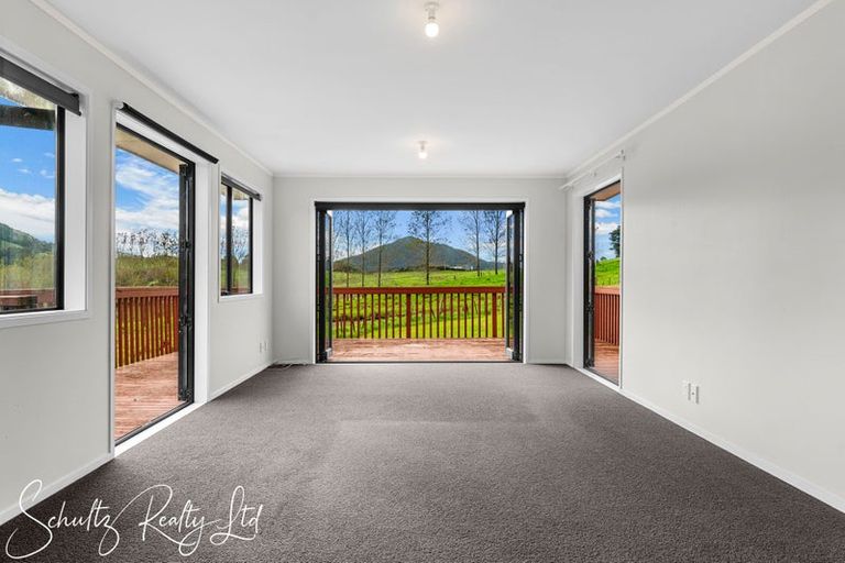 Photo of property in 260 Mountain Road, Maungaturoto, 0587