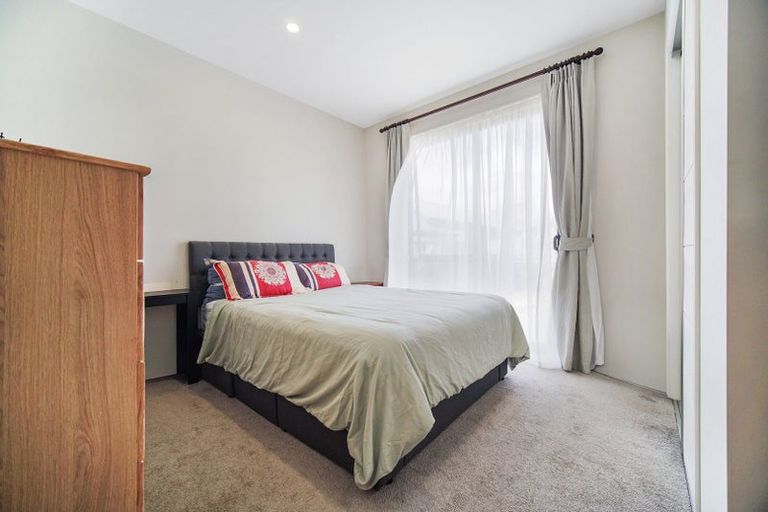 Photo of property in 6 Joseph Kokich Avenue, Swanson, Auckland, 0614