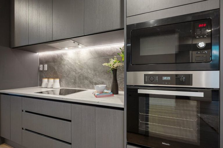 Photo of property in 3d Margaret Place, Milford, Auckland, 0620