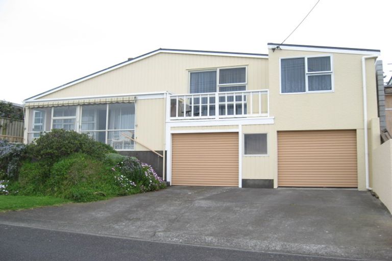 Photo of property in 15 Tiromoana Crescent, Bell Block, New Plymouth, 4312