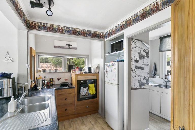 Photo of property in 9 Lerwick Terrace, Melrose, Wellington, 6023