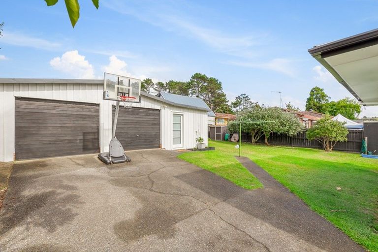 Photo of property in 1 Allington Road, Massey, Auckland, 0614