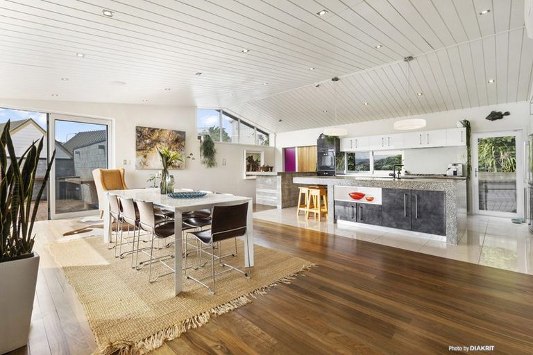 Photo of property in 6 Zaida Way, Maupuia, Wellington, 6022