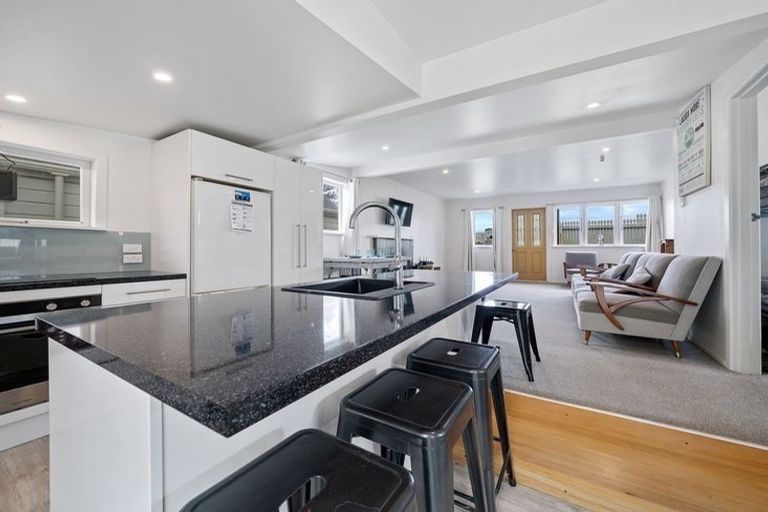 Photo of property in 92 Marine Parade, Otaki Beach, Otaki, 5512