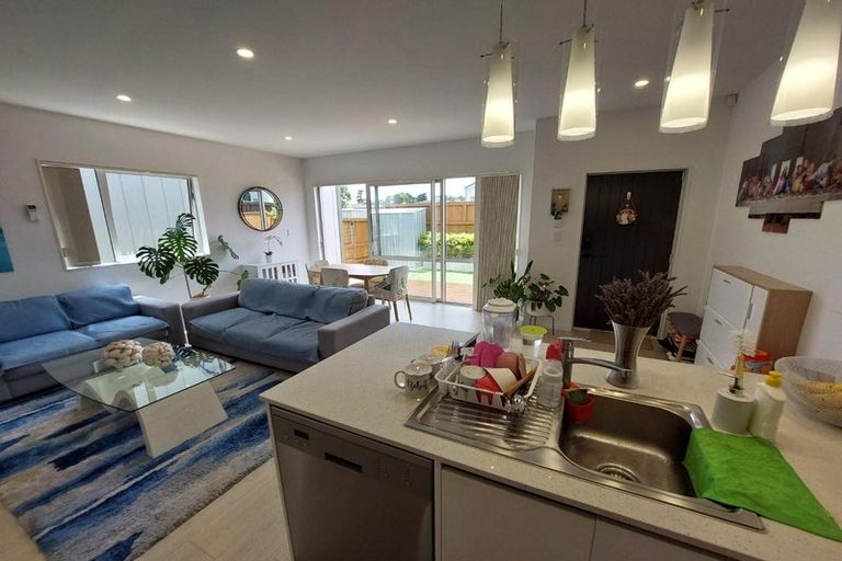 Photo of property in 130 Tarapuka Road, Westgate, Auckland, 0814