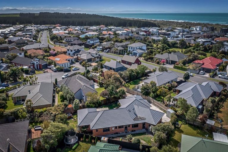 Photo of property in 5 Primula Place, Waimairi Beach, Christchurch, 8083