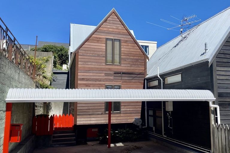 Photo of property in 94 Majoribanks Street, Mount Victoria, Wellington, 6011