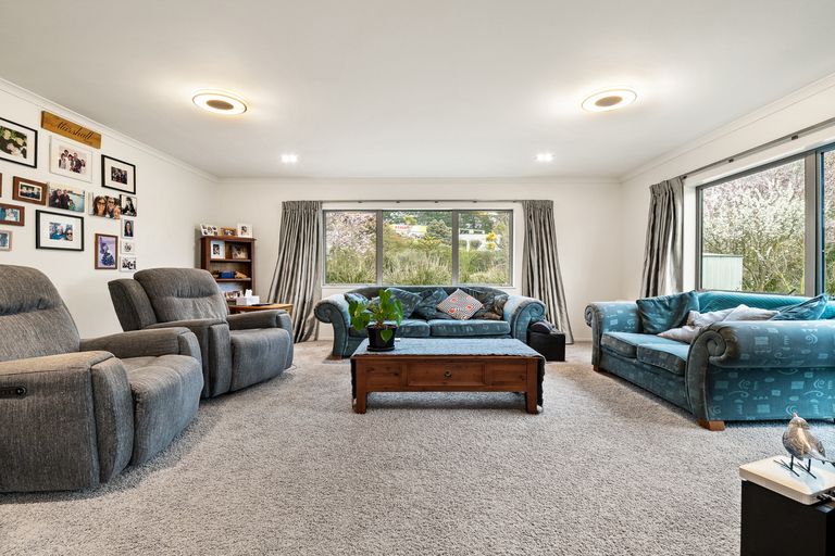 Photo of property in 52 Douglas Street, Allanton, Mosgiel, 9092