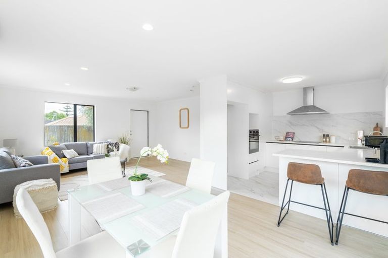 Photo of property in 14 Cade Place, Weymouth, Auckland, 2103