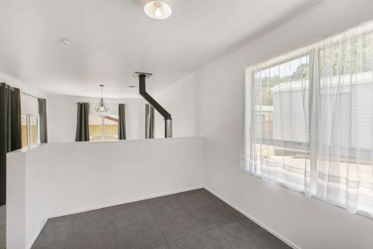 Photo of property in 28 Dingadee Street, Welcome Bay, Tauranga, 3112