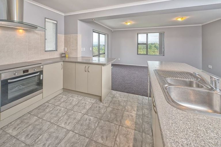 Photo of property in 8 Kokako Rise, Papakura, 2110