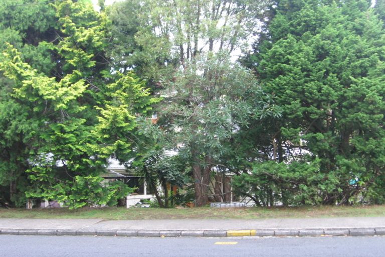 Photo of property in 64 Atkinson Road, Titirangi, Auckland, 0604