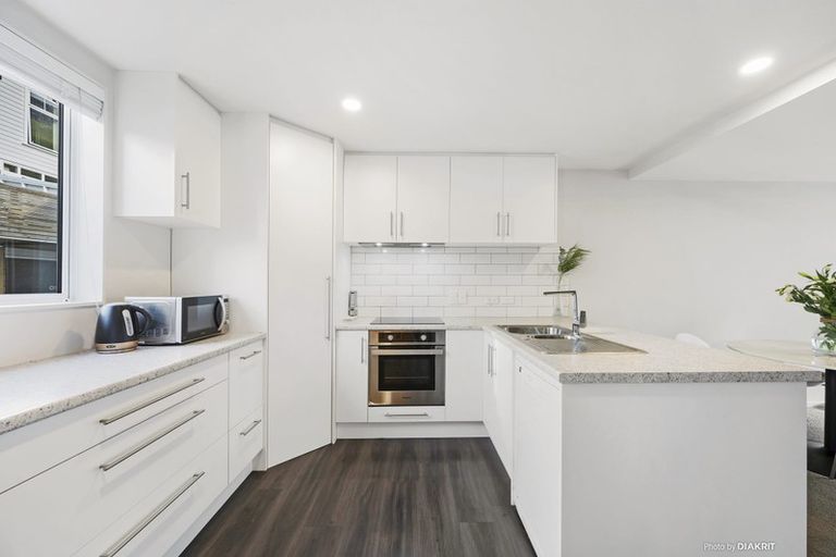 Photo of property in Victoria Villas, 42/35 Pirie Street, Mount Victoria, Wellington, 6011