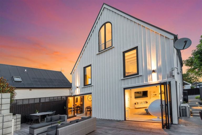 Photo of property in 2/36 Edgeware Road, St Albans, Christchurch, 8014