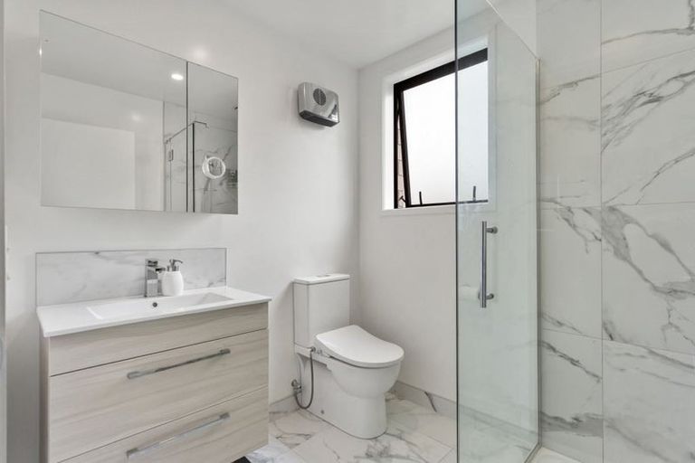 Photo of property in 7/21 Titoki Street, Te Atatu Peninsula, Auckland, 0610