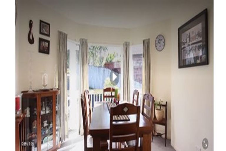 Photo of property in 6 Cayman Place, Unsworth Heights, Auckland, 0632