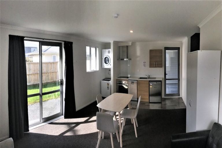 Photo of property in 2/28 Beatty Street, Melville, Hamilton, 3206