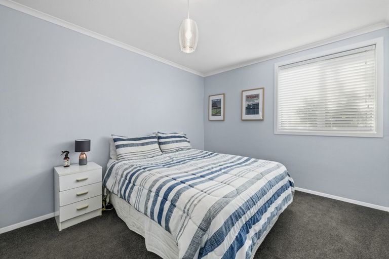 Photo of property in 4 Pinehaven Road, Pinehaven, Upper Hutt, 5019