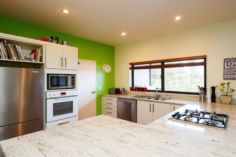 Photo of property in 92 Pacific Drive, Fitzherbert, Palmerston North, 4410