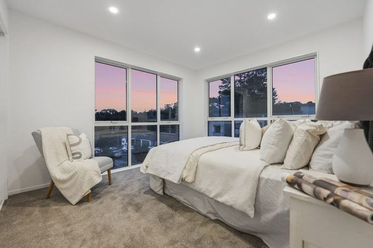 Photo of property in 6a Kaimai Avenue, Massey, 0614