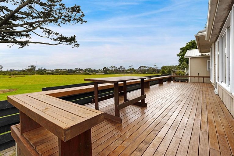 Photo of property in 21 Martin Place, Kelston, Auckland, 0602