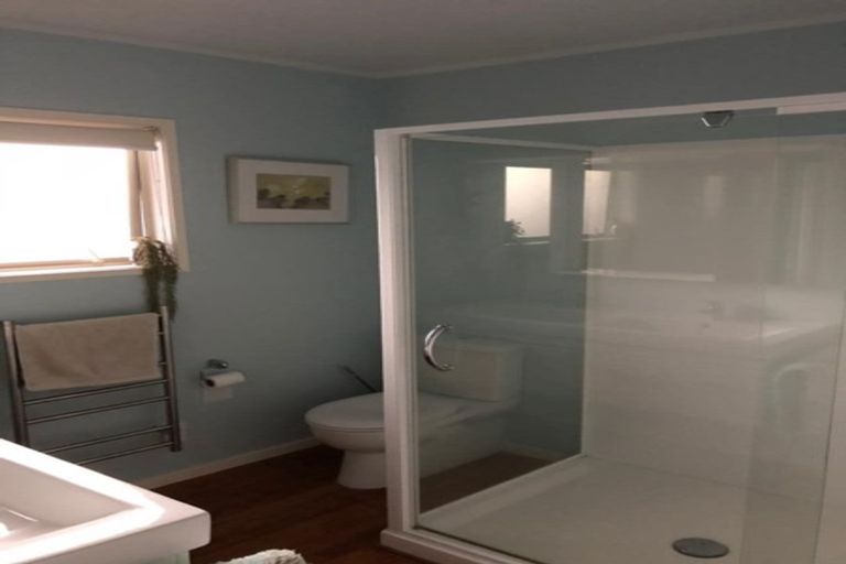 Photo of property in 21 St Ives Terrace, Mairangi Bay, Auckland, 0630