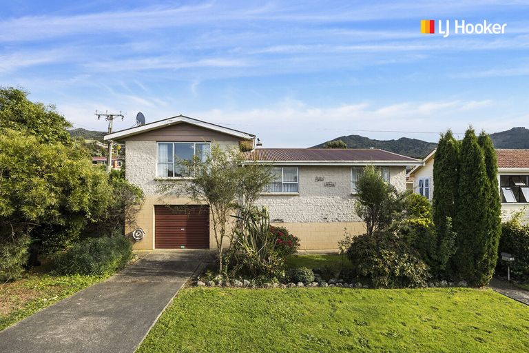 Photo of property in 1 Blackman Avenue, Sawyers Bay, Port Chalmers, 9023