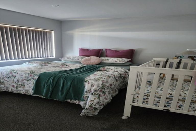 Photo of property in 75 Bordeaux Parade, Te Atatu South, Auckland, 0610