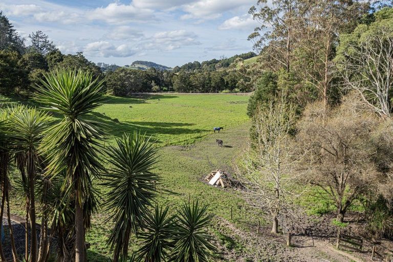 Photo of property in 307 Whananaki North Road, Opuawhanga, Hikurangi, 0181