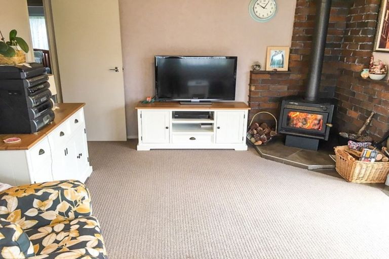 Photo of property in 1/36 Pukeroa Place, Papakura, 2110