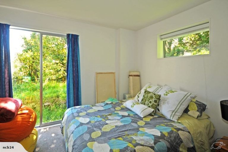 Photo of property in 126 Creswick Terrace, Northland, Wellington, 6012