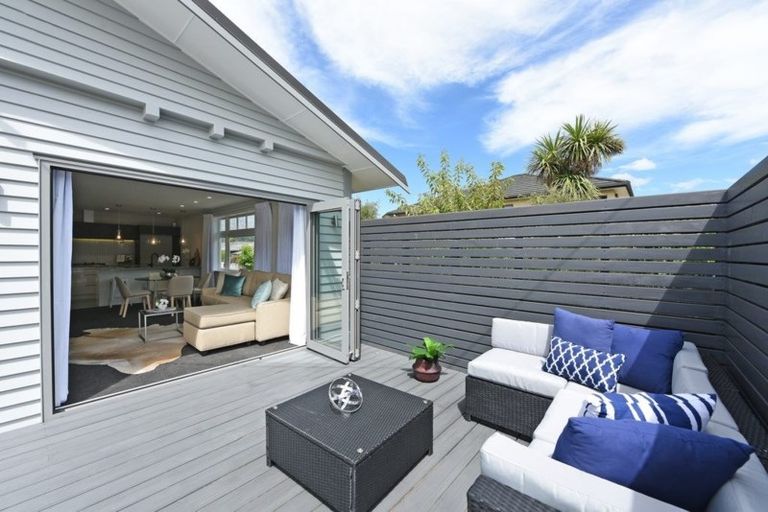 Photo of property in 1/10 Victoria Street, Ebdentown, Upper Hutt, 5018