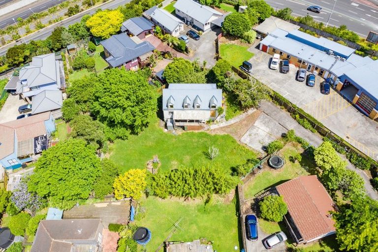 Photo of property in 15 Oreil Avenue, West Harbour, Auckland, 0618