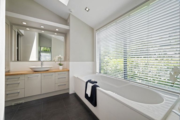 Photo of property in 39 Rainbow Drive, Rainbow Point, Taupo, 3330