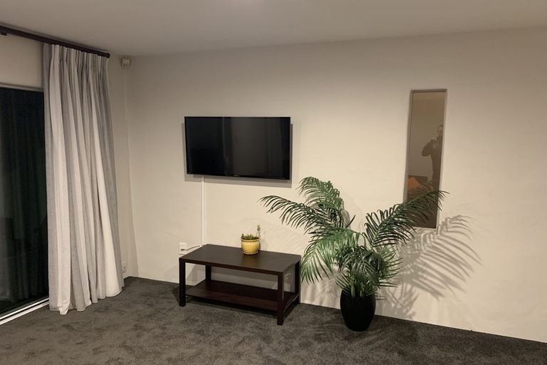 Photo of property in 5 Rangiuru Road, Mahina Bay, Lower Hutt, 5013