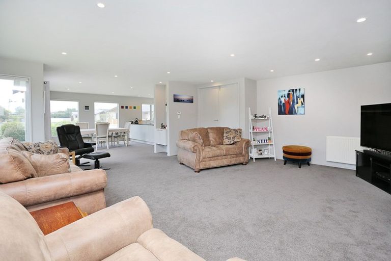 Photo of property in 17 Rosewood Drive, Rosedale, Invercargill, 9810