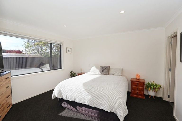 Photo of property in 40 Queen Street, Winton, 9720