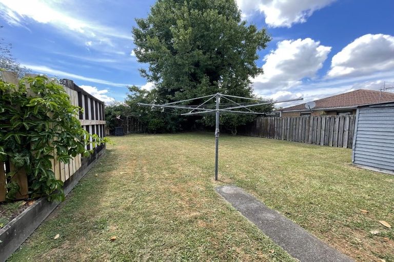 Photo of property in 8 Zenith Place, Conifer Grove, Takanini, 2112