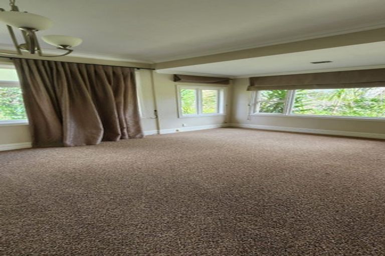 Photo of property in 186 Boord Crescent, Kumeu, 0891