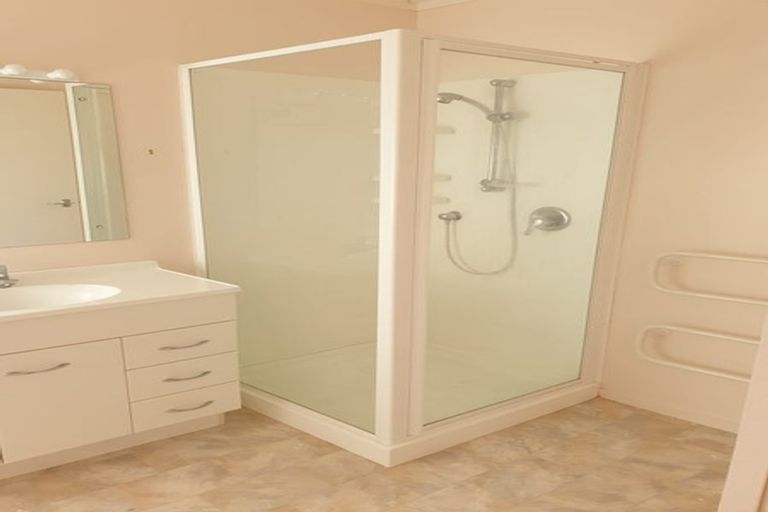 Photo of property in 104 Cemetery Road, Wainui, Silverdale, 0992