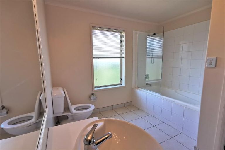 Photo of property in 50 Millennial Way, Orewa, 0931