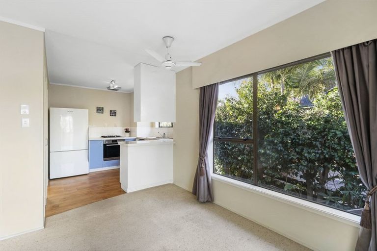 Photo of property in 1/2 Orewa Street, Torbay, Auckland, 0630