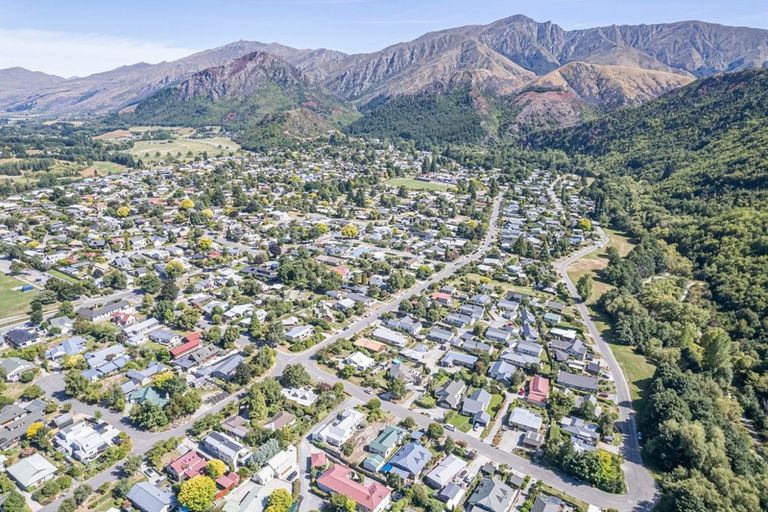 Photo of property in 24 Cornwall Street, Arrowtown, 9302