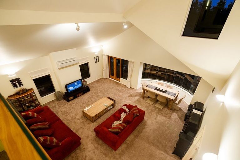 Photo of property in 92 Pacific Drive, Fitzherbert, Palmerston North, 4410