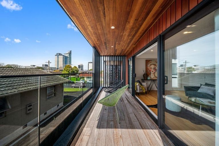 Photo of property in 5b Lomond Street, Takapuna, Auckland, 0622