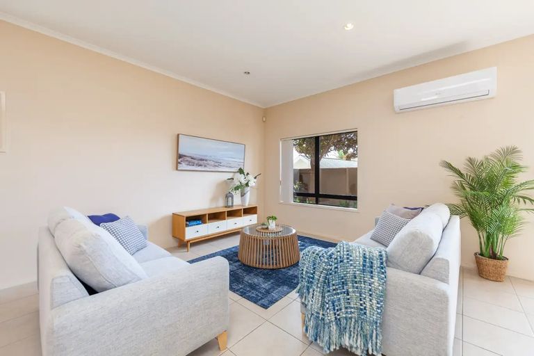 Photo of property in 102 Nautilus Drive, Gulf Harbour, Whangaparaoa, 0930