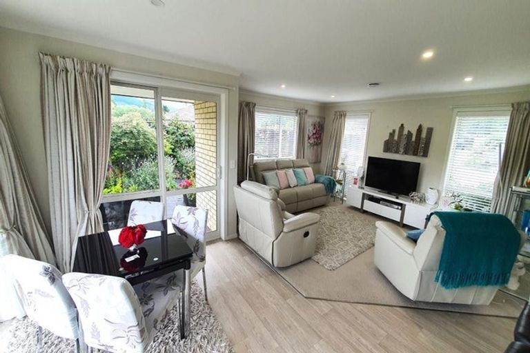 Photo of property in 19 Eric Batchelor Place, Waimate, 7924